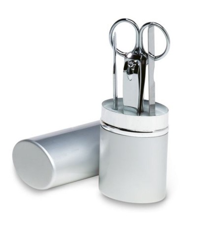 Set manucure dans boîte aluminium